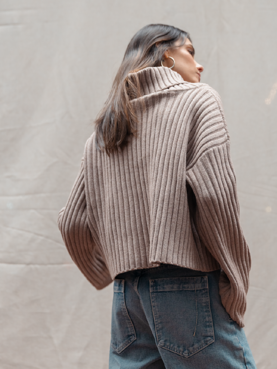 BROWN BASIC SWEATER