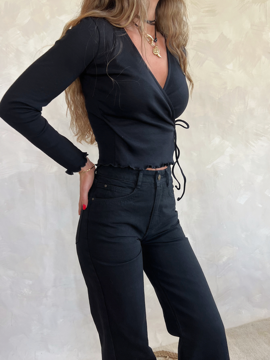 BLACK MATILDE TOP